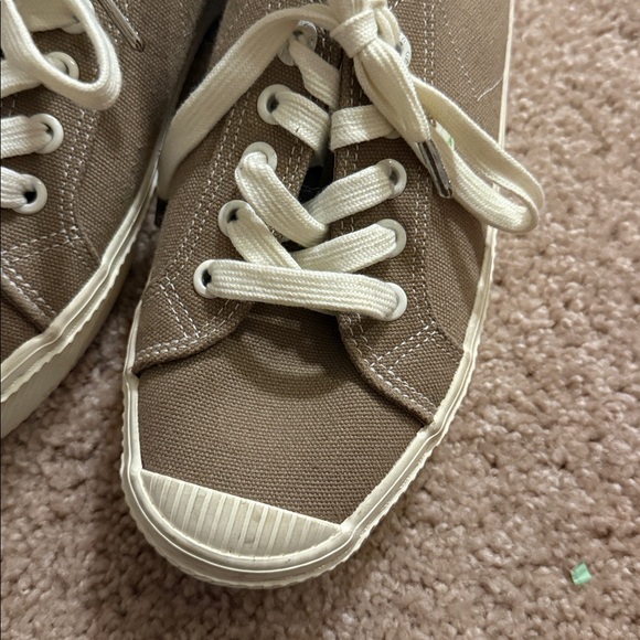 Cariuma Brown Canvas Sneakers with White Accents - Picture 4 of 7